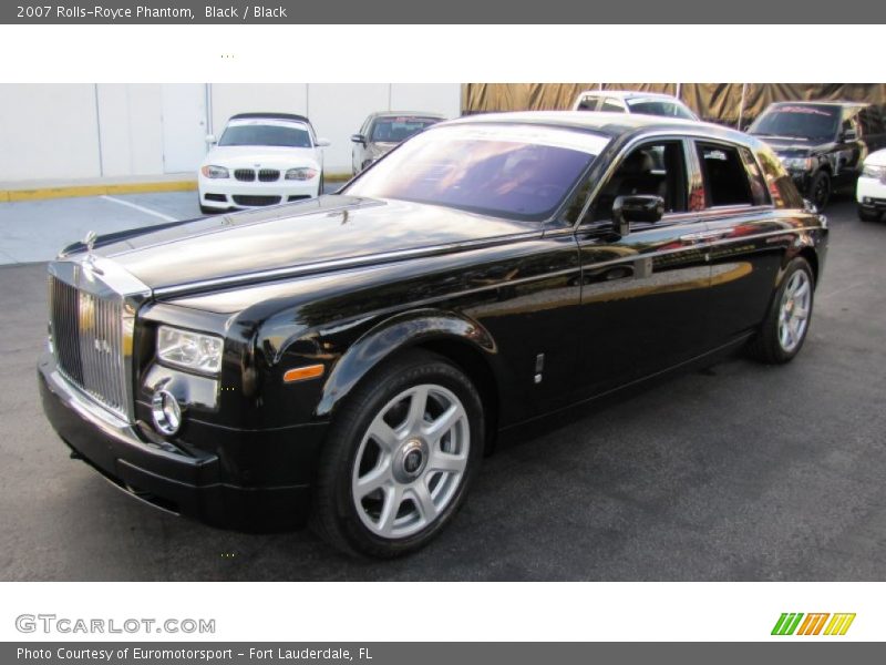Front 3/4 View of 2007 Phantom 