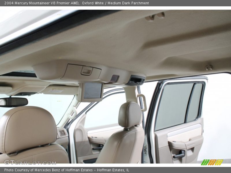 Oxford White / Medium Dark Parchment 2004 Mercury Mountaineer V8 Premier AWD