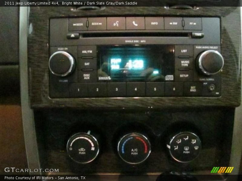 Bright White / Dark Slate Gray/Dark Saddle 2011 Jeep Liberty Limited 4x4
