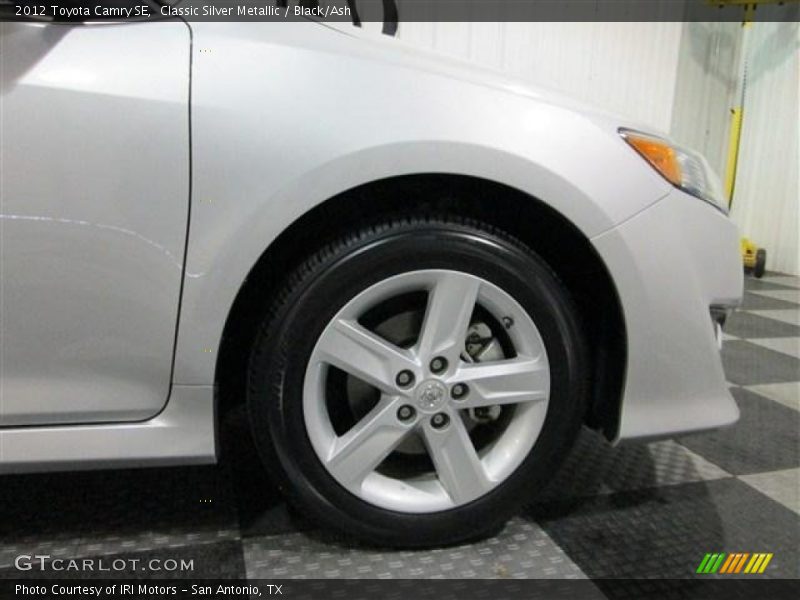 Classic Silver Metallic / Black/Ash 2012 Toyota Camry SE