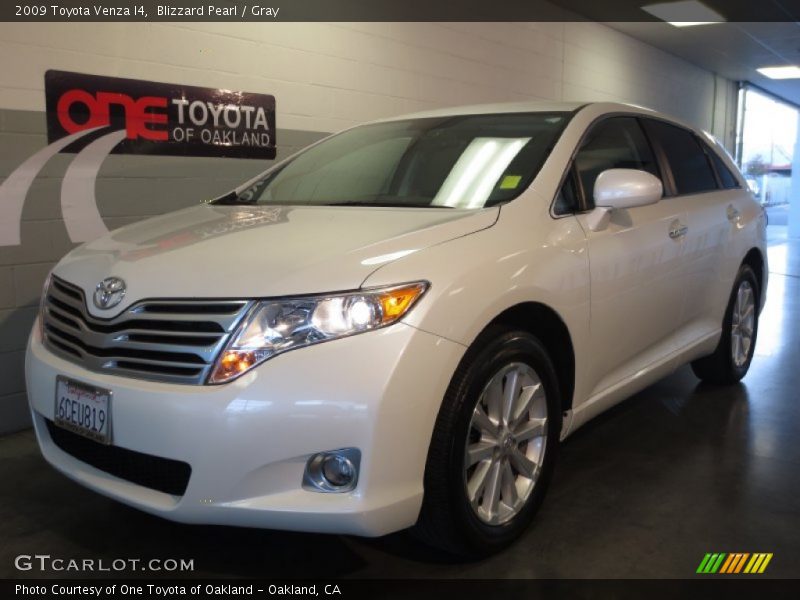 Blizzard Pearl / Gray 2009 Toyota Venza I4