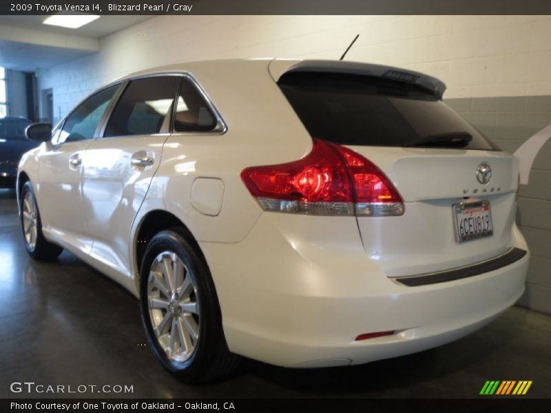 Blizzard Pearl / Gray 2009 Toyota Venza I4