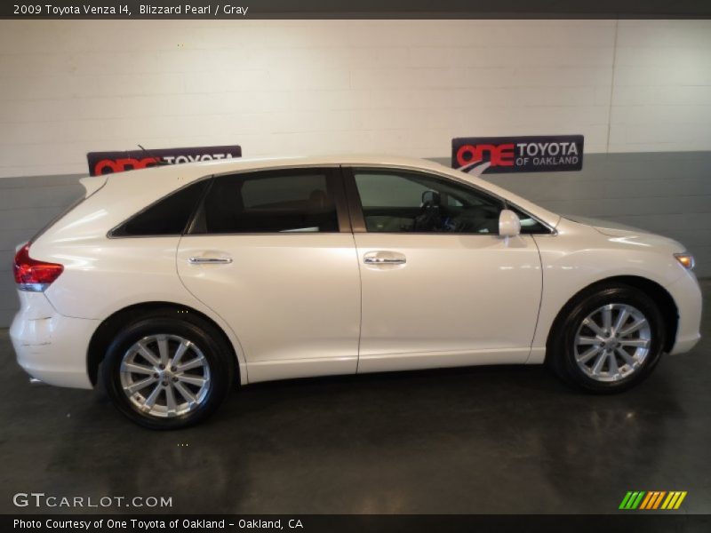 Blizzard Pearl / Gray 2009 Toyota Venza I4