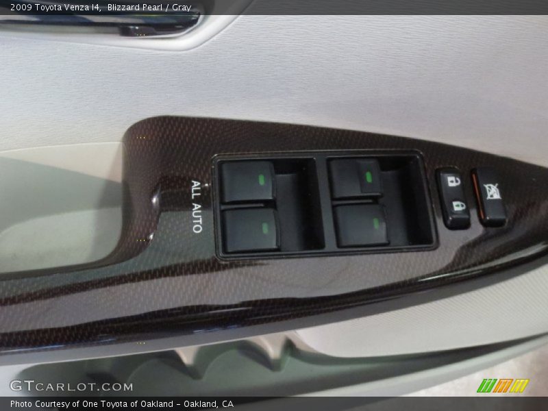 Blizzard Pearl / Gray 2009 Toyota Venza I4