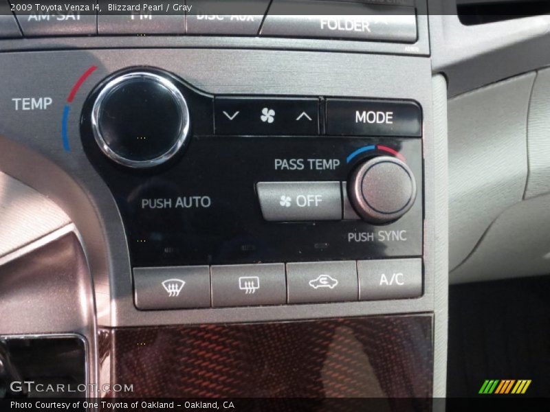 Blizzard Pearl / Gray 2009 Toyota Venza I4