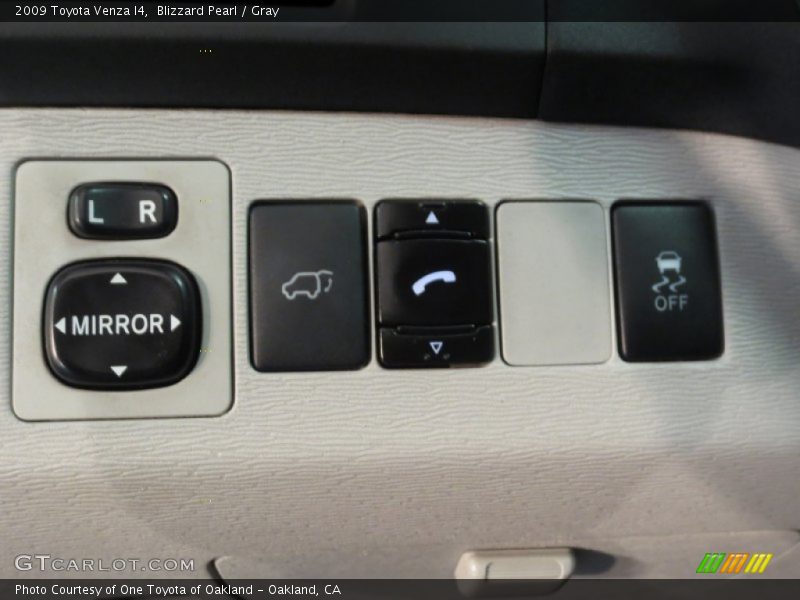 Blizzard Pearl / Gray 2009 Toyota Venza I4