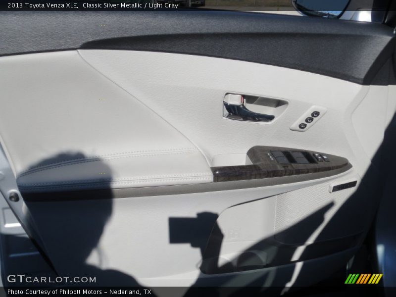 Classic Silver Metallic / Light Gray 2013 Toyota Venza XLE