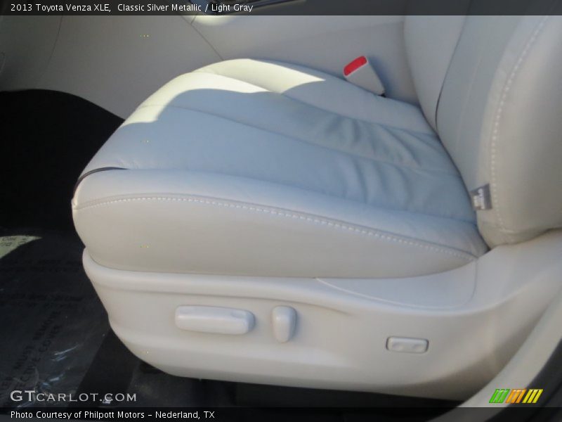 Classic Silver Metallic / Light Gray 2013 Toyota Venza XLE