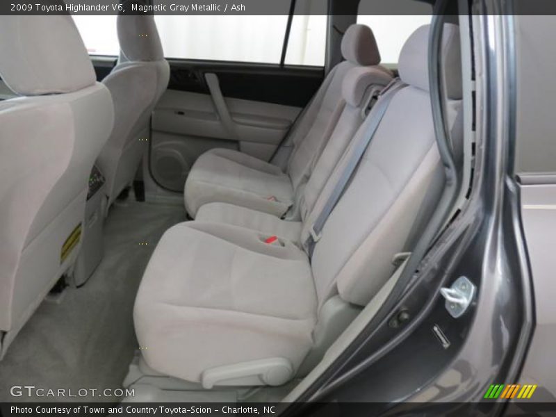 Magnetic Gray Metallic / Ash 2009 Toyota Highlander V6