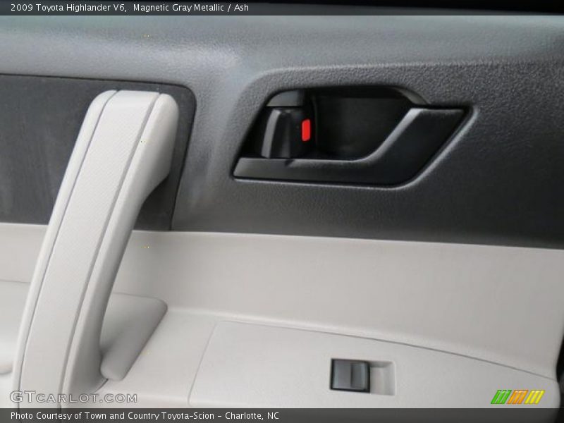 Magnetic Gray Metallic / Ash 2009 Toyota Highlander V6