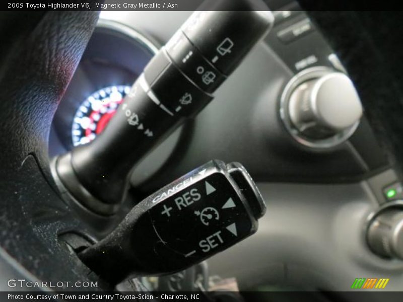 Magnetic Gray Metallic / Ash 2009 Toyota Highlander V6