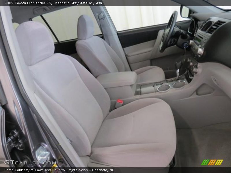 Magnetic Gray Metallic / Ash 2009 Toyota Highlander V6