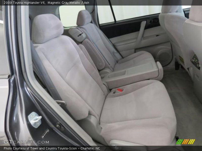 Magnetic Gray Metallic / Ash 2009 Toyota Highlander V6