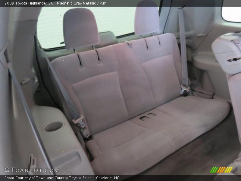 Magnetic Gray Metallic / Ash 2009 Toyota Highlander V6