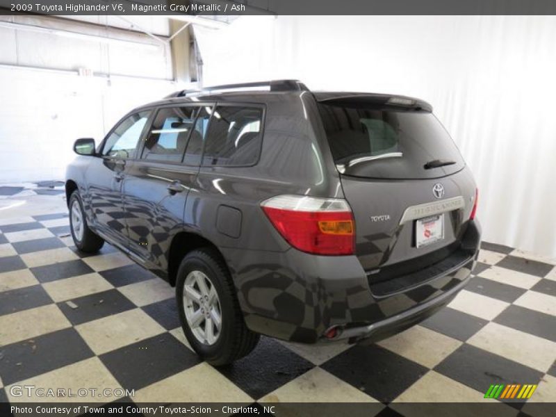 Magnetic Gray Metallic / Ash 2009 Toyota Highlander V6