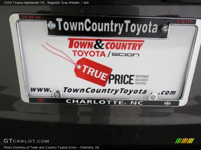 Magnetic Gray Metallic / Ash 2009 Toyota Highlander V6