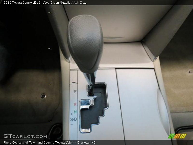 Aloe Green Metallic / Ash Gray 2010 Toyota Camry LE V6