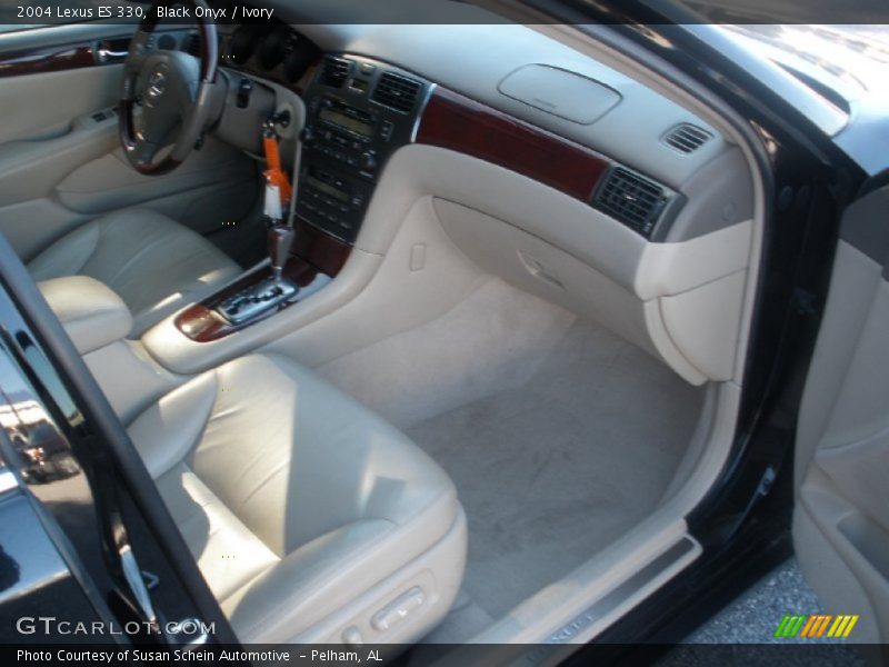 Black Onyx / Ivory 2004 Lexus ES 330