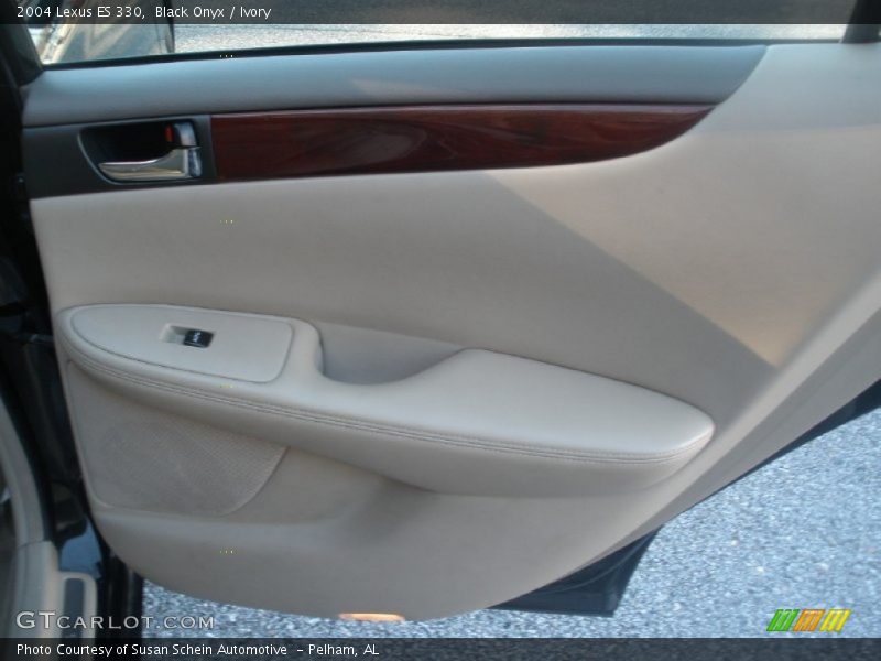Black Onyx / Ivory 2004 Lexus ES 330
