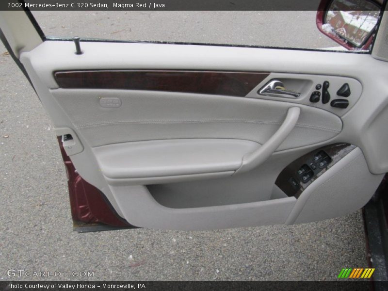 Magma Red / Java 2002 Mercedes-Benz C 320 Sedan