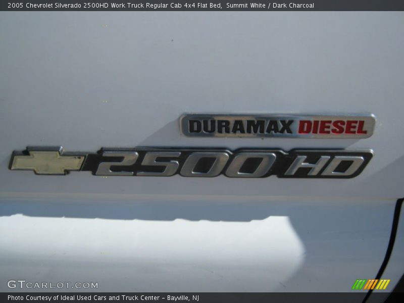 Summit White / Dark Charcoal 2005 Chevrolet Silverado 2500HD Work Truck Regular Cab 4x4 Flat Bed