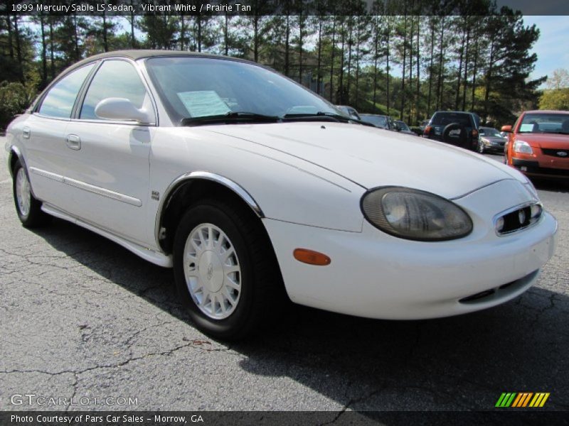 Front 3/4 View of 1999 Sable LS Sedan