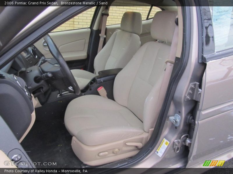  2006 Grand Prix Sedan Sand Interior