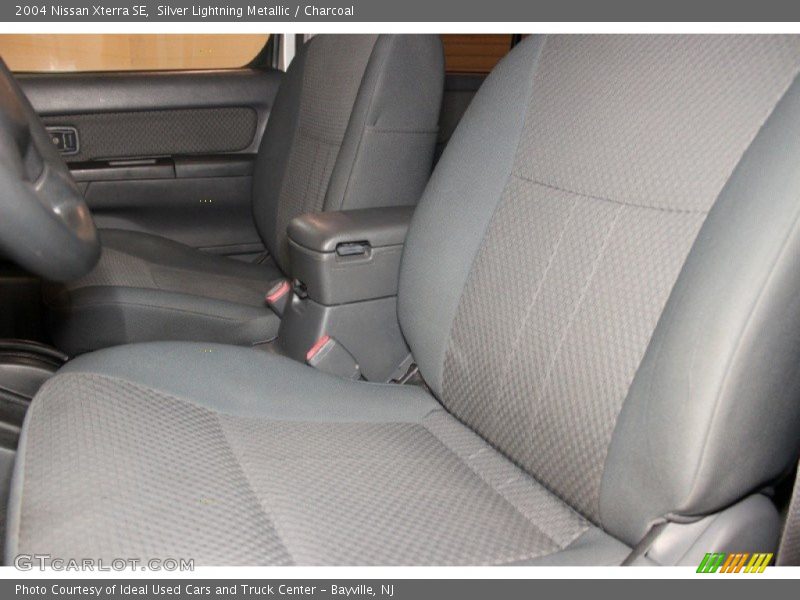 Silver Lightning Metallic / Charcoal 2004 Nissan Xterra SE