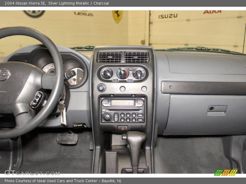 Silver Lightning Metallic / Charcoal 2004 Nissan Xterra SE