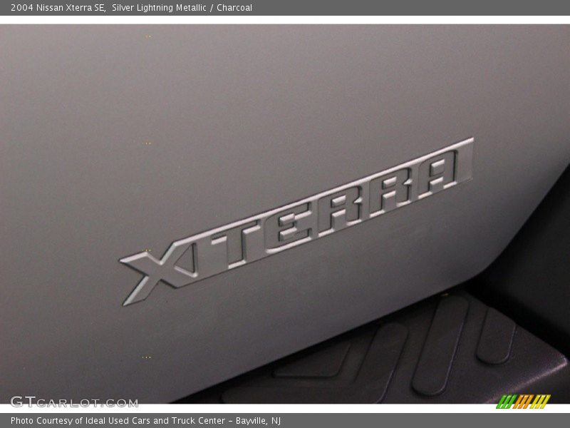 Silver Lightning Metallic / Charcoal 2004 Nissan Xterra SE