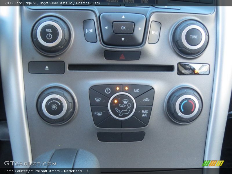 Ingot Silver Metallic / Charcoal Black 2013 Ford Edge SE