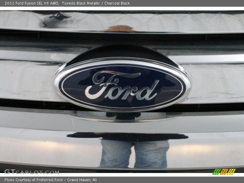 Tuxedo Black Metallic / Charcoal Black 2011 Ford Fusion SEL V6 AWD