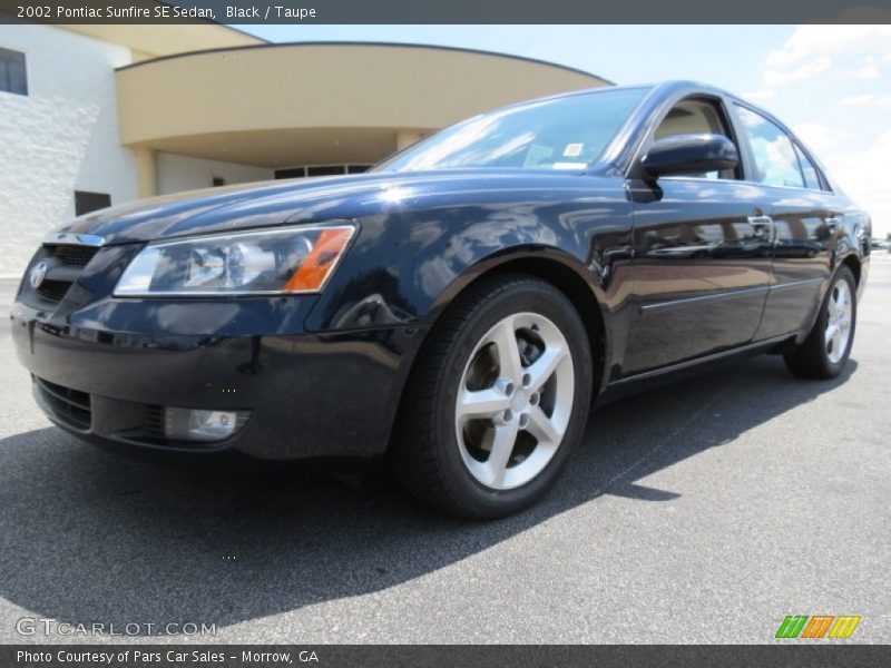 Black / Taupe 2002 Pontiac Sunfire SE Sedan