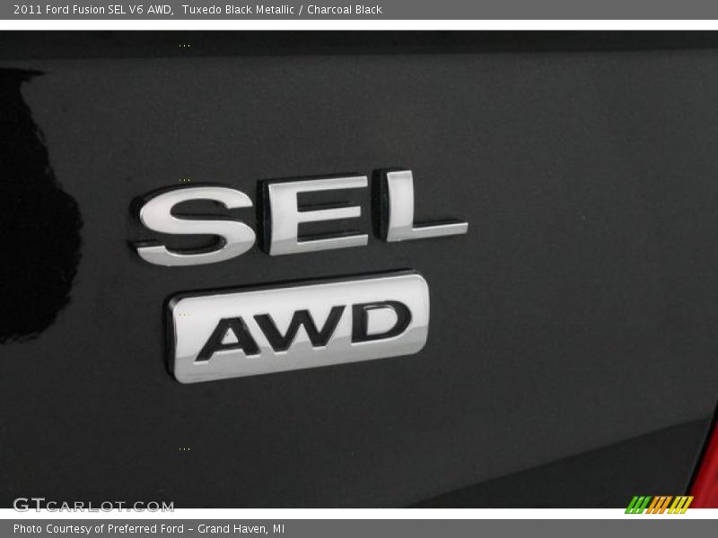 Tuxedo Black Metallic / Charcoal Black 2011 Ford Fusion SEL V6 AWD