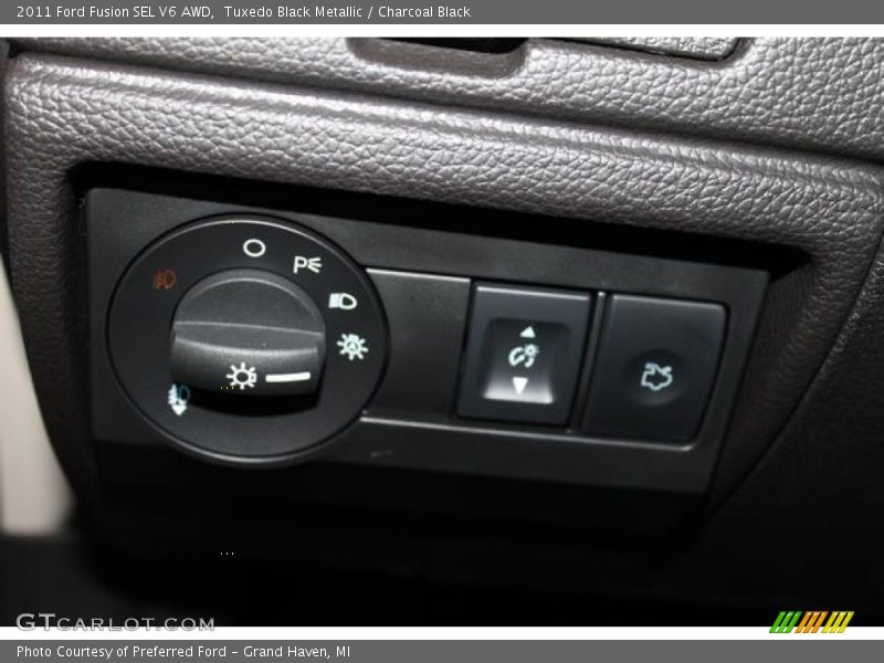 Tuxedo Black Metallic / Charcoal Black 2011 Ford Fusion SEL V6 AWD