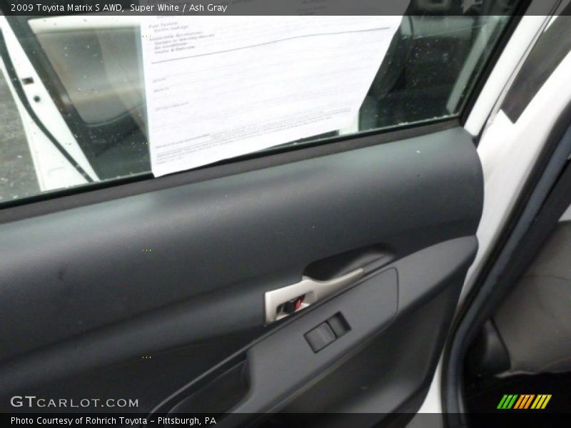 Super White / Ash Gray 2009 Toyota Matrix S AWD
