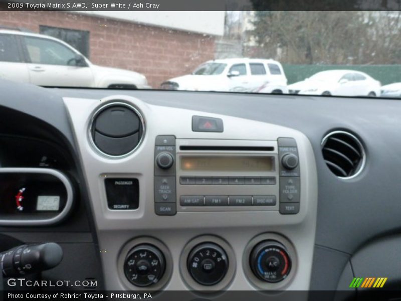 Super White / Ash Gray 2009 Toyota Matrix S AWD