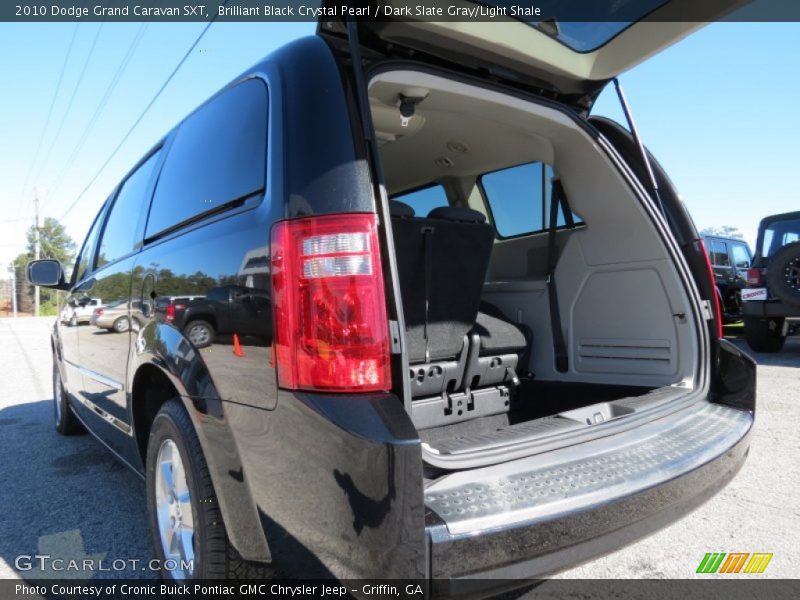 Brilliant Black Crystal Pearl / Dark Slate Gray/Light Shale 2010 Dodge Grand Caravan SXT