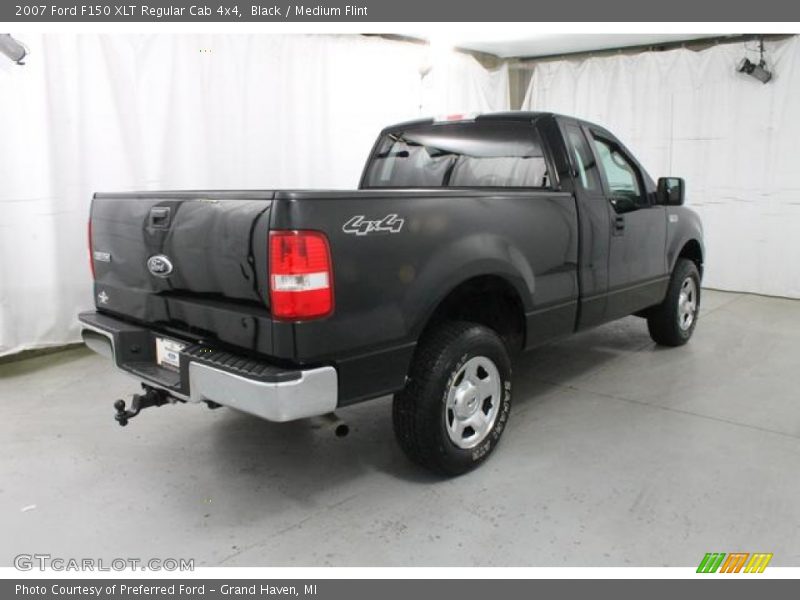 Black / Medium Flint 2007 Ford F150 XLT Regular Cab 4x4