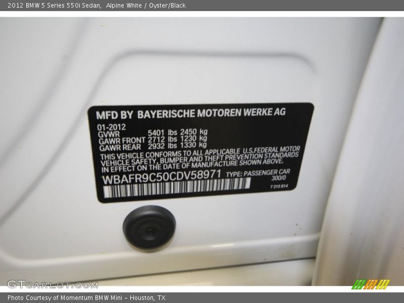 Alpine White / Oyster/Black 2012 BMW 5 Series 550i Sedan