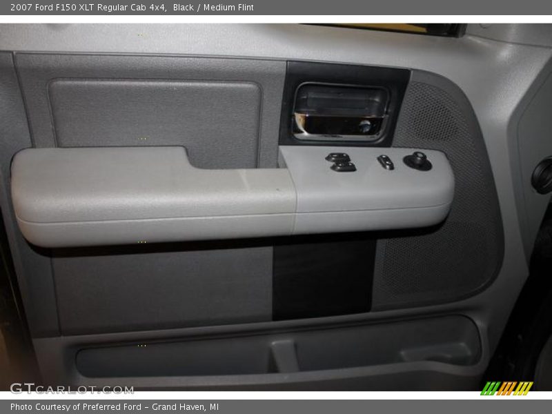 Black / Medium Flint 2007 Ford F150 XLT Regular Cab 4x4