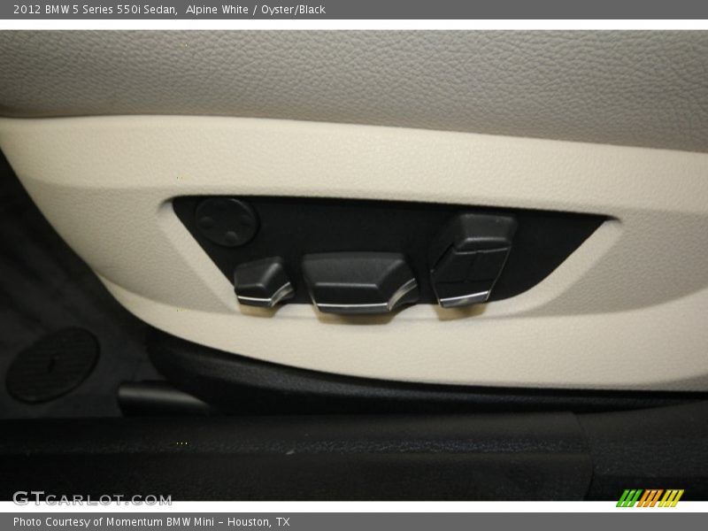 Alpine White / Oyster/Black 2012 BMW 5 Series 550i Sedan