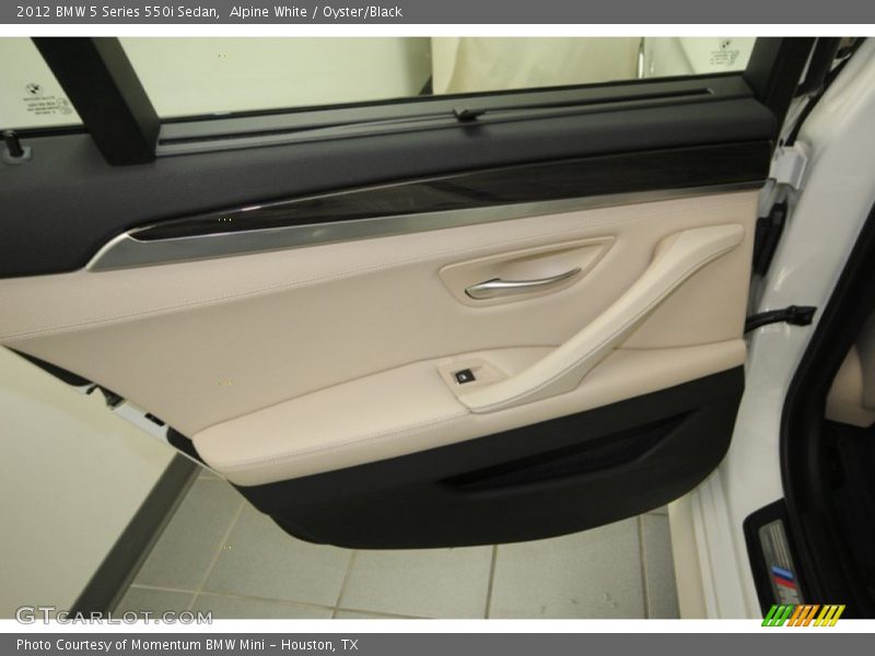 Alpine White / Oyster/Black 2012 BMW 5 Series 550i Sedan