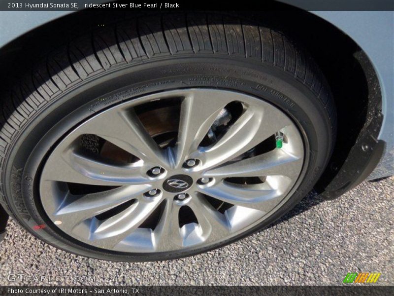 Iridescent Silver Blue Pearl / Black 2013 Hyundai Sonata SE