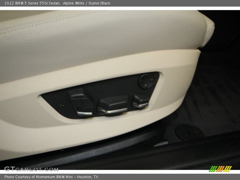 Alpine White / Oyster/Black 2012 BMW 5 Series 550i Sedan