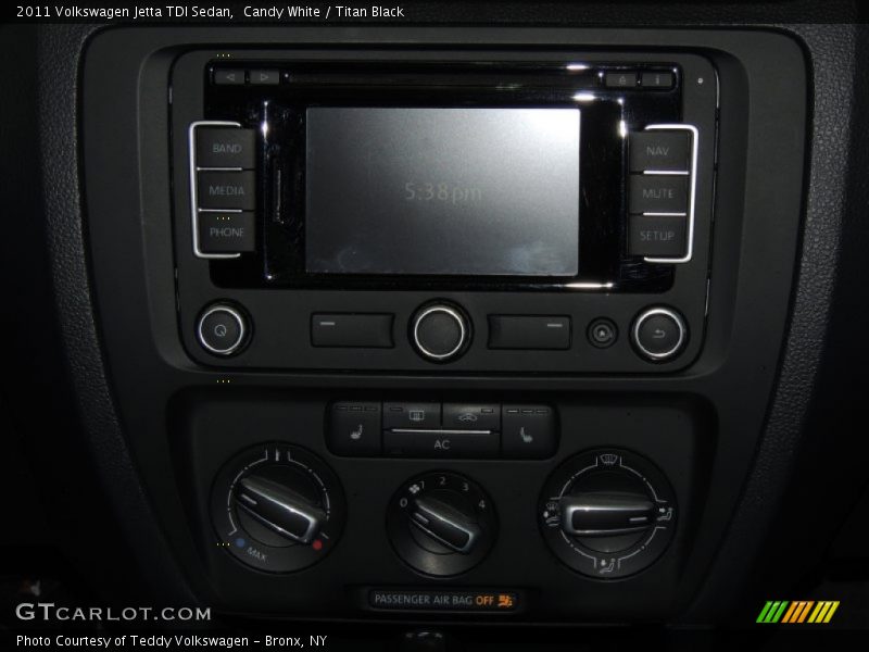 Candy White / Titan Black 2011 Volkswagen Jetta TDI Sedan