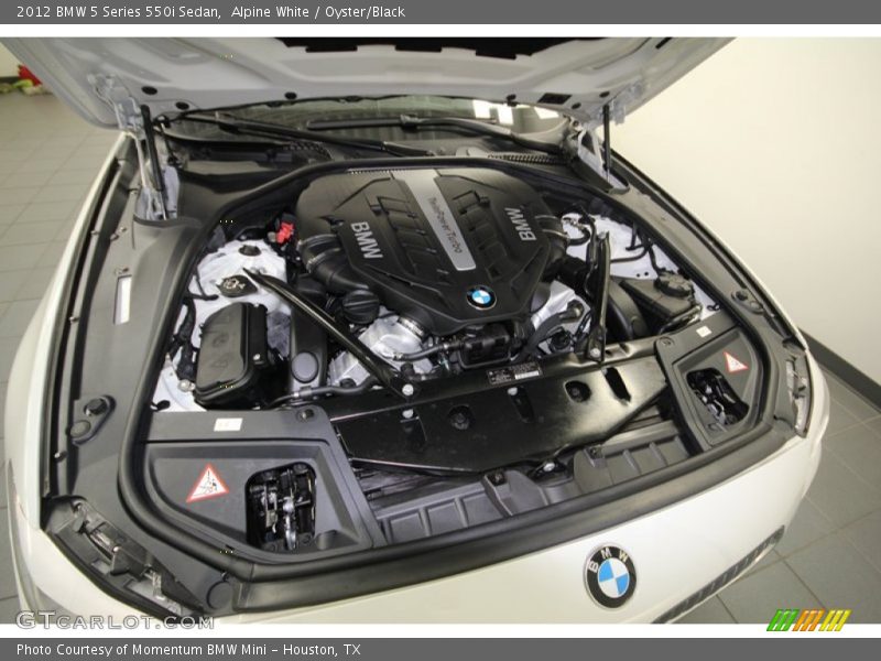 Alpine White / Oyster/Black 2012 BMW 5 Series 550i Sedan