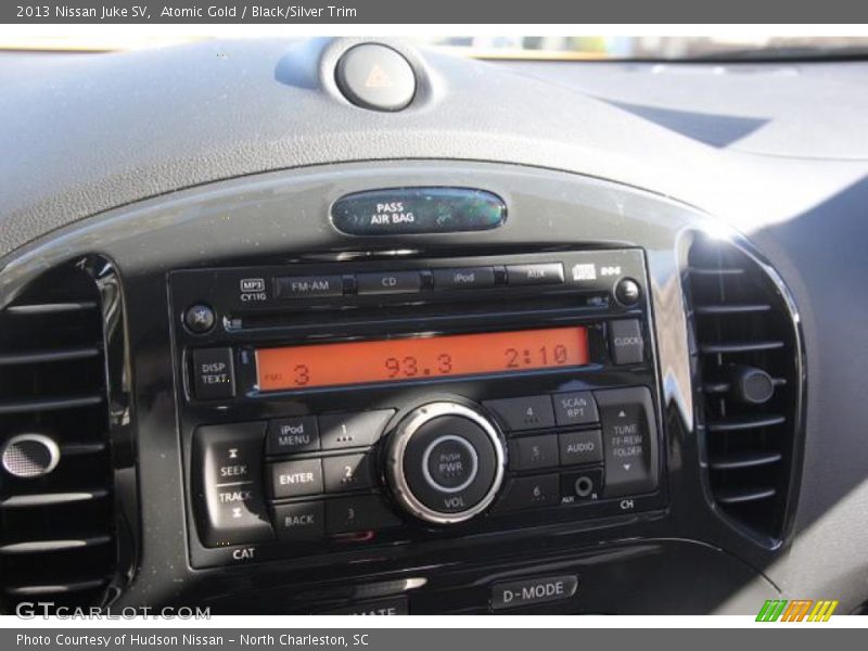 Atomic Gold / Black/Silver Trim 2013 Nissan Juke SV