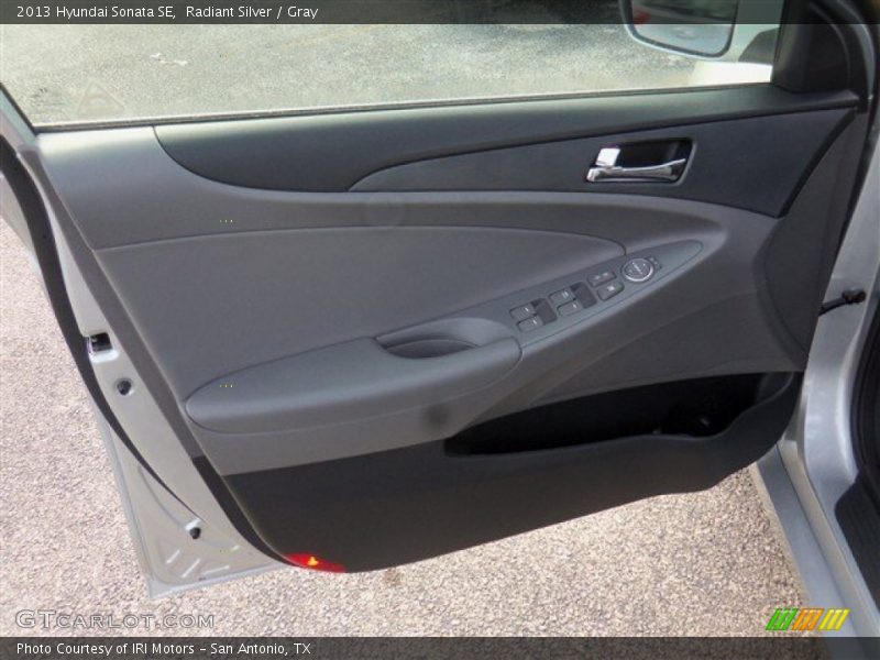 Radiant Silver / Gray 2013 Hyundai Sonata SE
