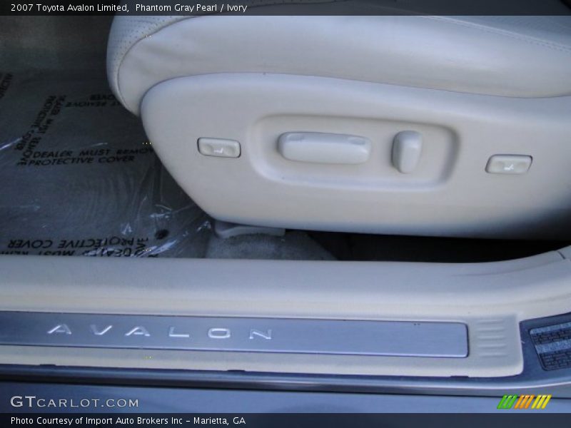 Phantom Gray Pearl / Ivory 2007 Toyota Avalon Limited